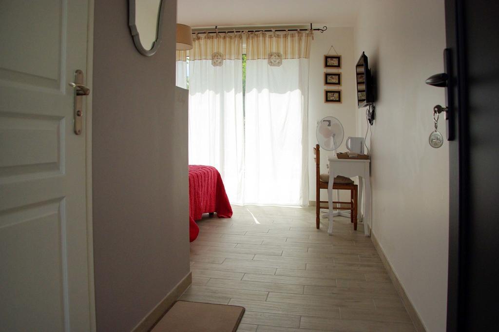 Les Abris Du Chateau Mer Exterior foto